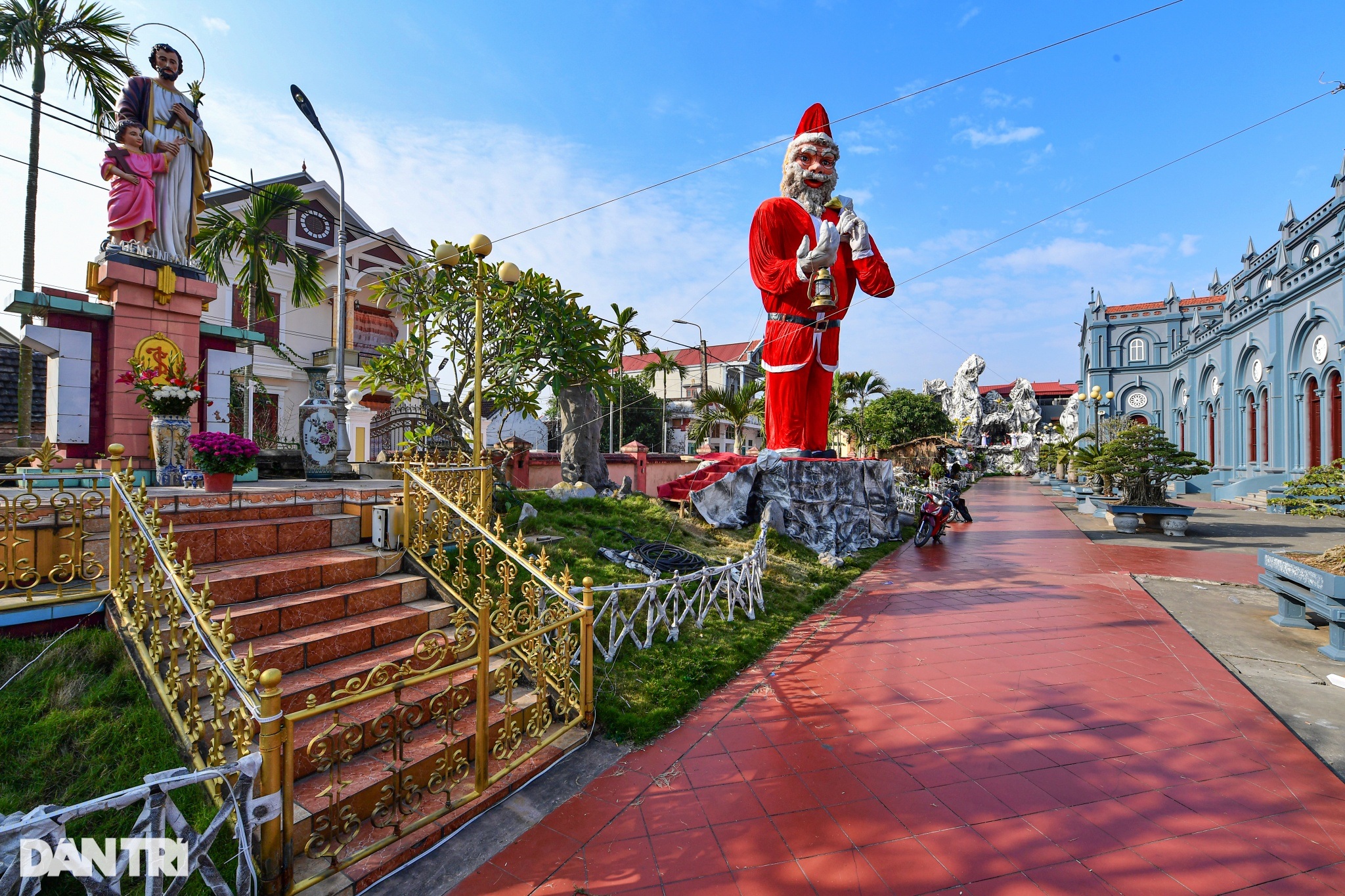 Xứ sở nhiều nhà thờ nhất Việt Nam trang hoàng lộng lẫy đón Giáng sinh - 14