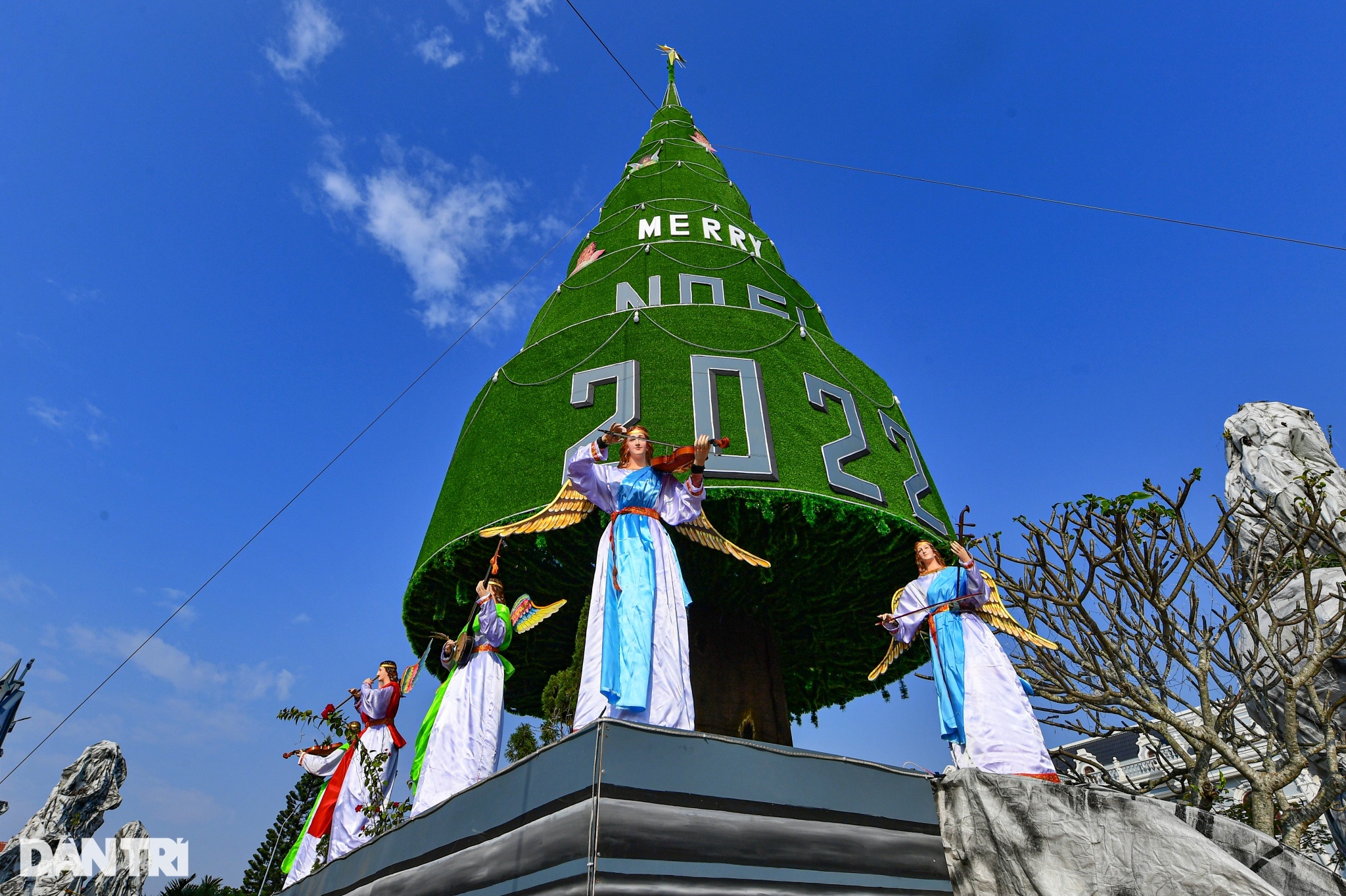 Xứ sở nhiều nhà thờ nhất Việt Nam trang hoàng lộng lẫy đón Giáng sinh - 15