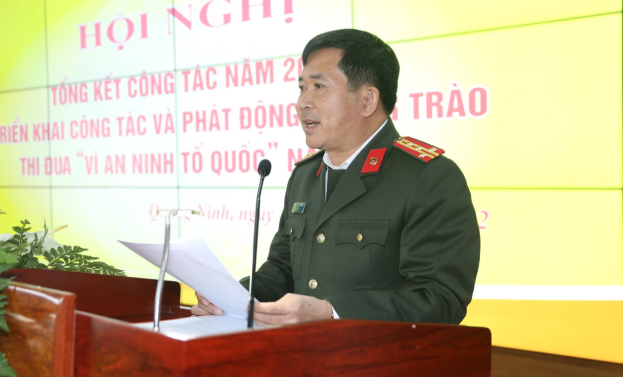 Đại tá Đinh Văn Nơi nhận Huân chương Chiến công hạng Nhì - 3