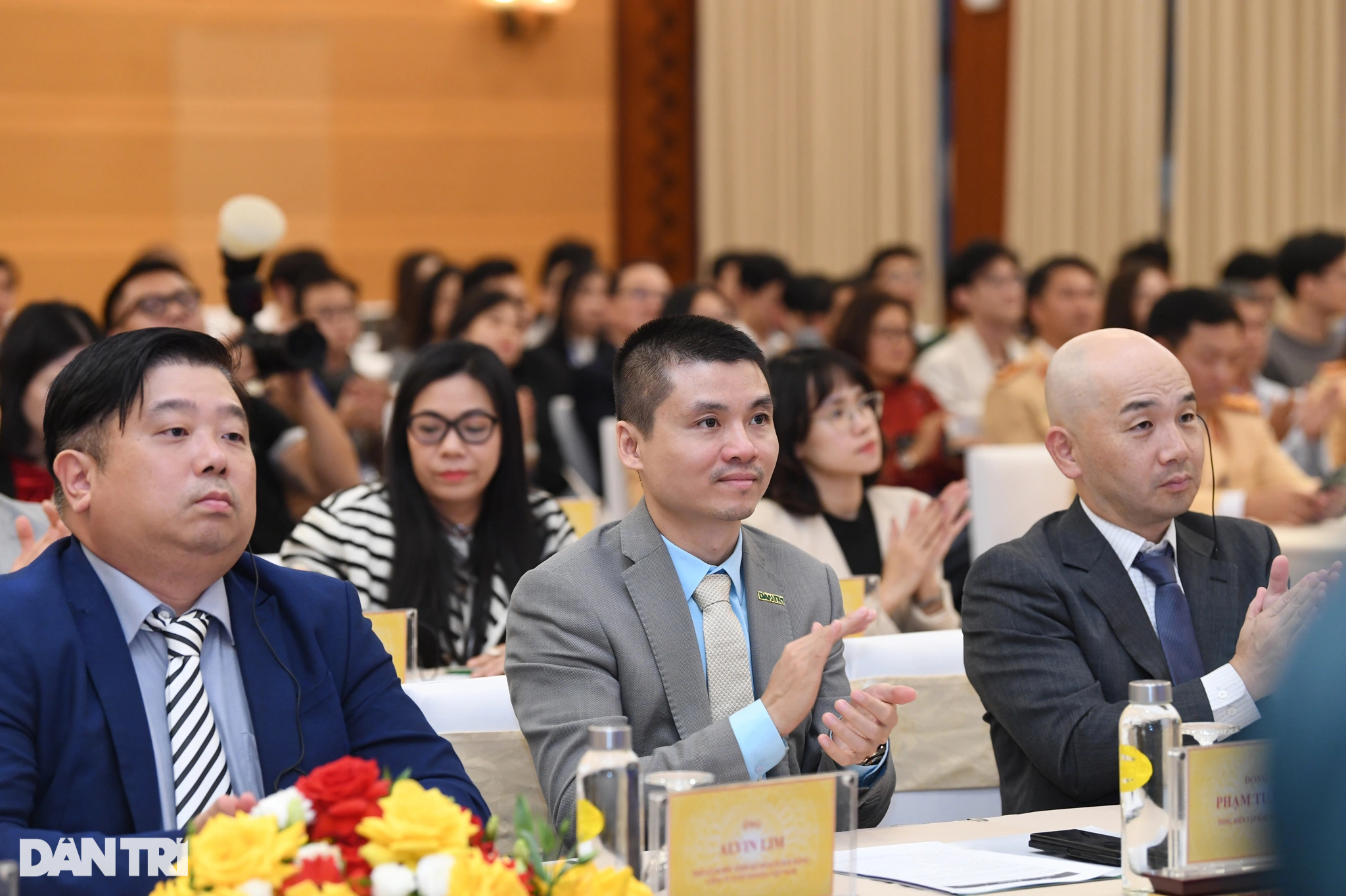 View - Toàn cảnh Lễ trao giải Cuộc thi Sáng kiến an toàn giao thông Việt Nam 2022 | Báo Dân trí