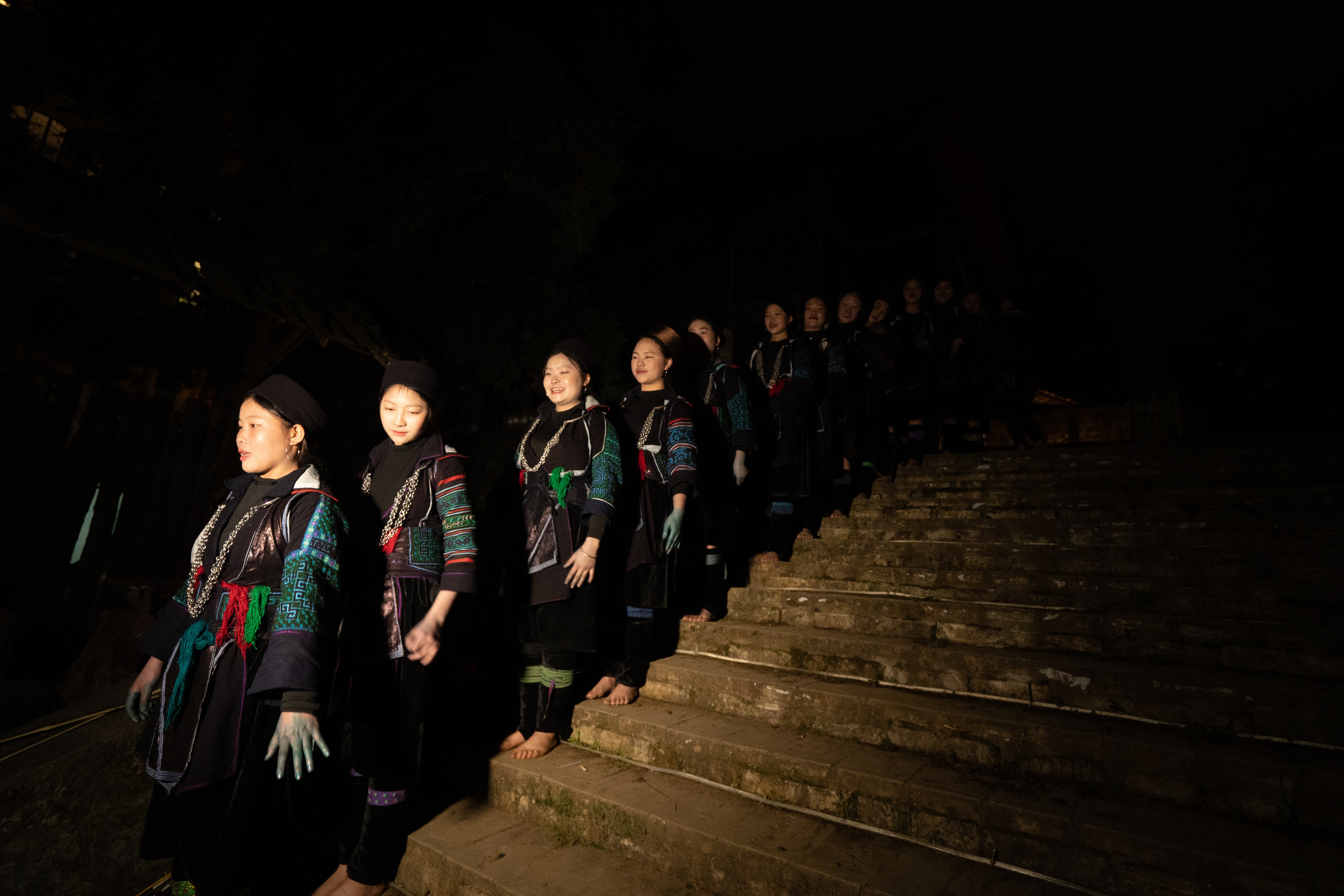 Nét đẹp văn hóa người Mông  trong vở thực cảnh The Mong show - 9