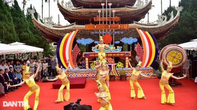 Sẽ khai hội chùa Hương sau 3 năm hoãn vì Covid-19 - 1 Sẽ khai hội chùa Hương sau 3 năm hoãn vì Covid-19 - 1