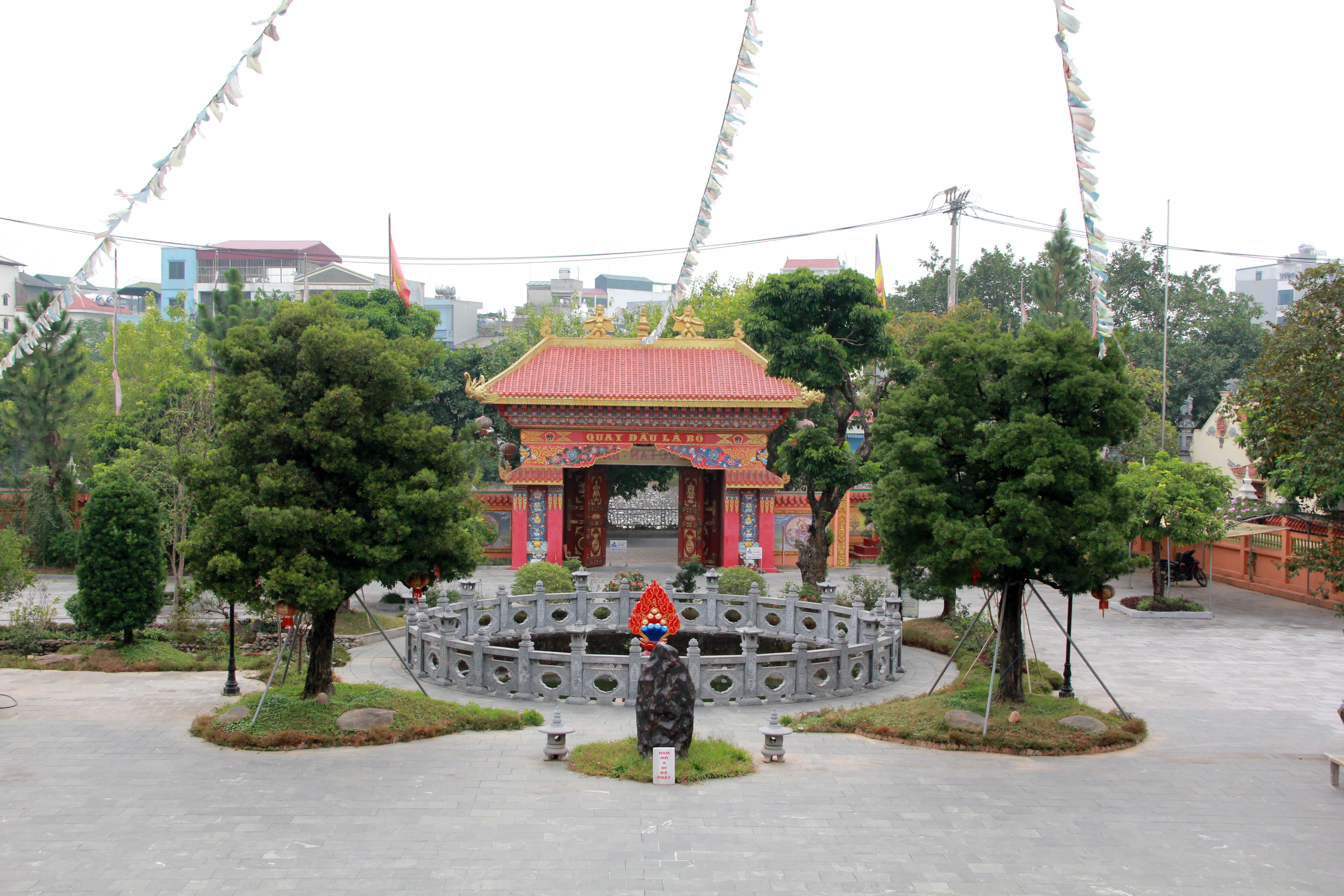 Thưởng thức ngôi chùa với kiến trúc Tây Tạng độc đáo tại Hà Nội - 3