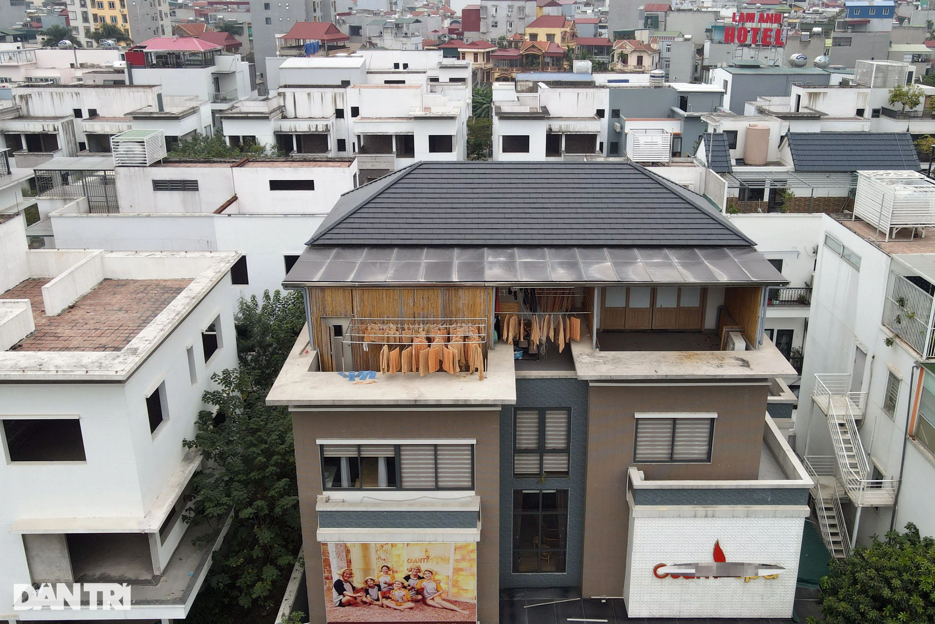 View - Biệt thự triệu USD ở Hà Nội dựng "chuồng cọp" như tập thể cũ | Báo Dân trí