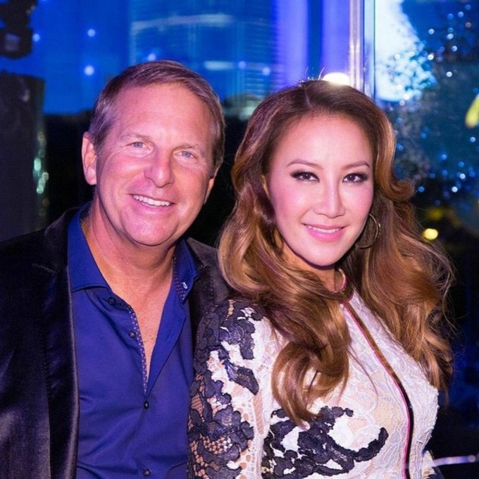 Diva Coco Lee បានទទួលមរណភាពភ្លាមៗនៅអាយុ 48 - 2 ឆ្នាំ។ Diva Coco Lee đột ngột qua đời ở tuổi 48 - 2