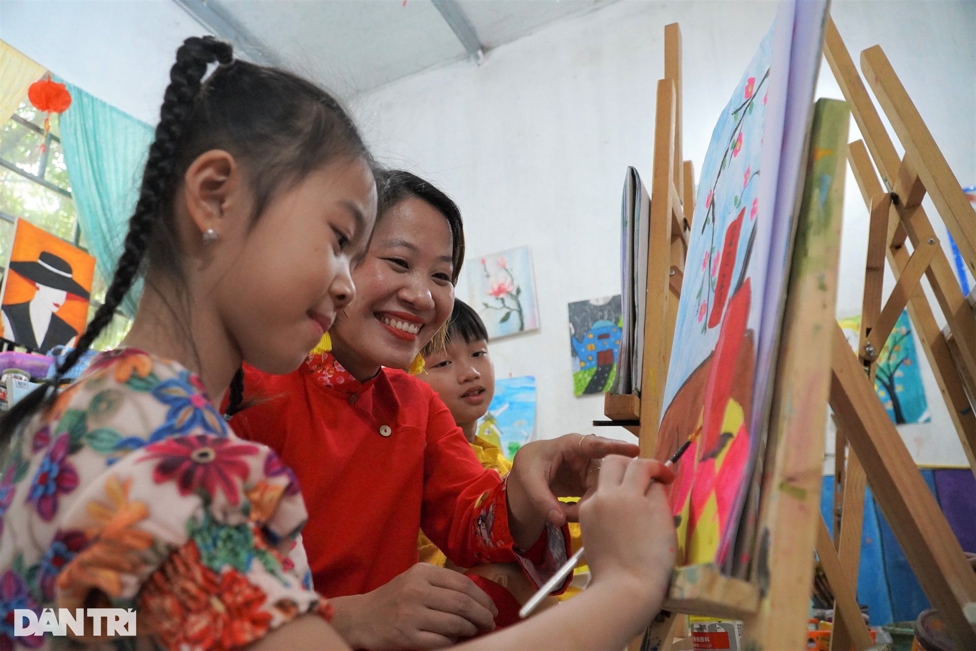 Nghỉ việc ở Hà Nội, cô gái trẻ về quê mở lớp dạy vẽ cho trẻ em - 5