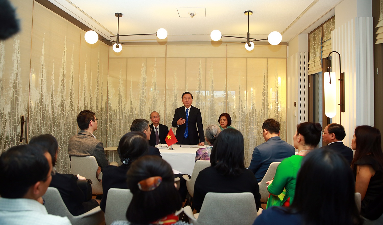 Phó Thủ tướng Trần Hồng Hà gặp gỡ Cộng đồng người Việt tại Thụy Sĩ - 2