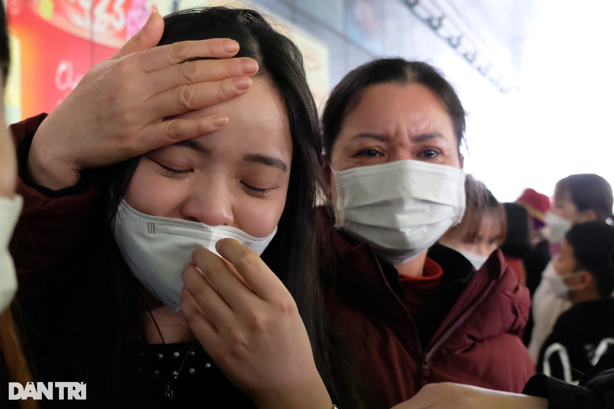 Nước mắt đoàn tụ ngày du học sinh, người lao động về Việt Nam ăn Tết - 8