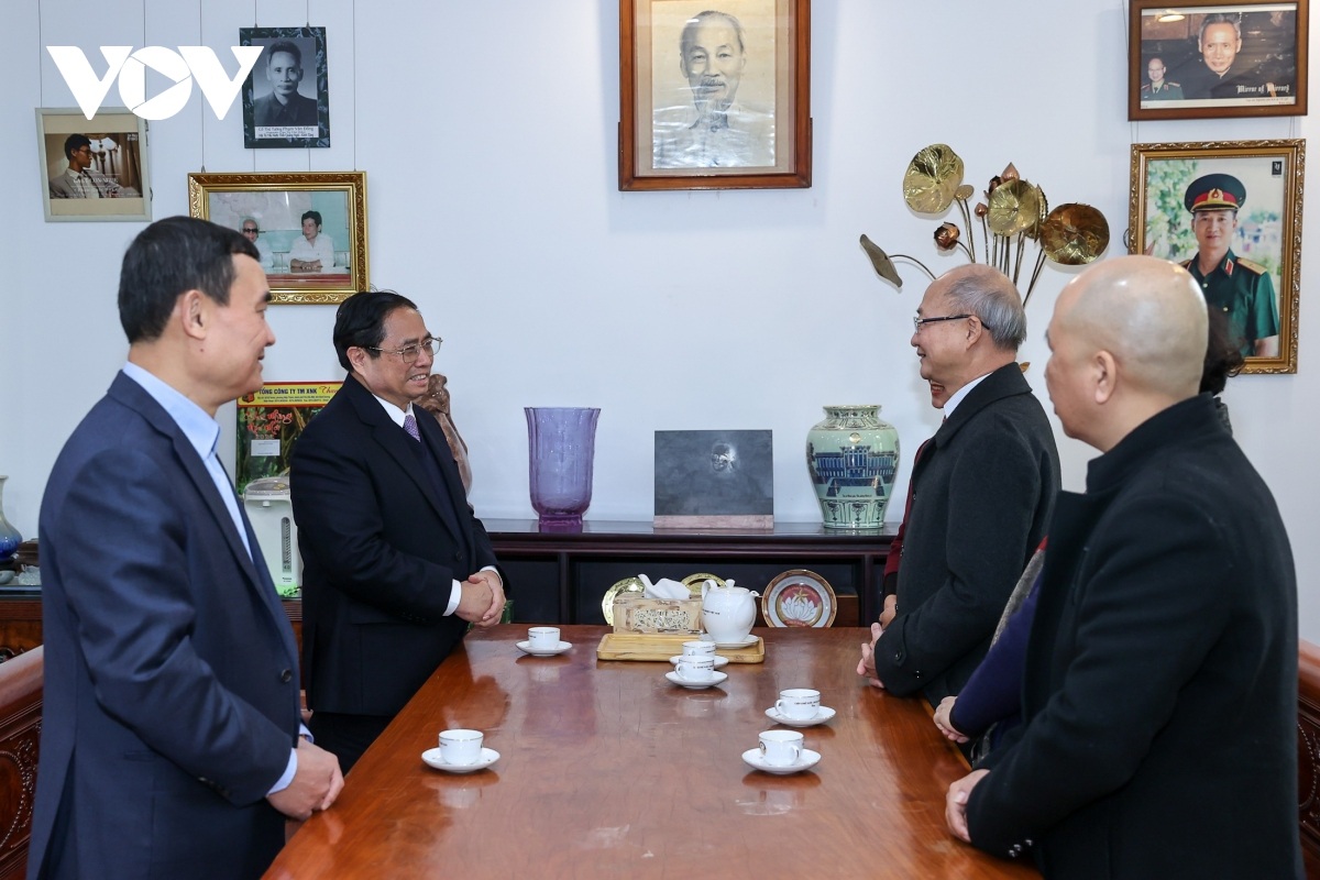 Thủ tướng dâng hương cố Thủ tướng Phạm Văn Đồng và Đại tướng Võ Nguyên Giáp - 2