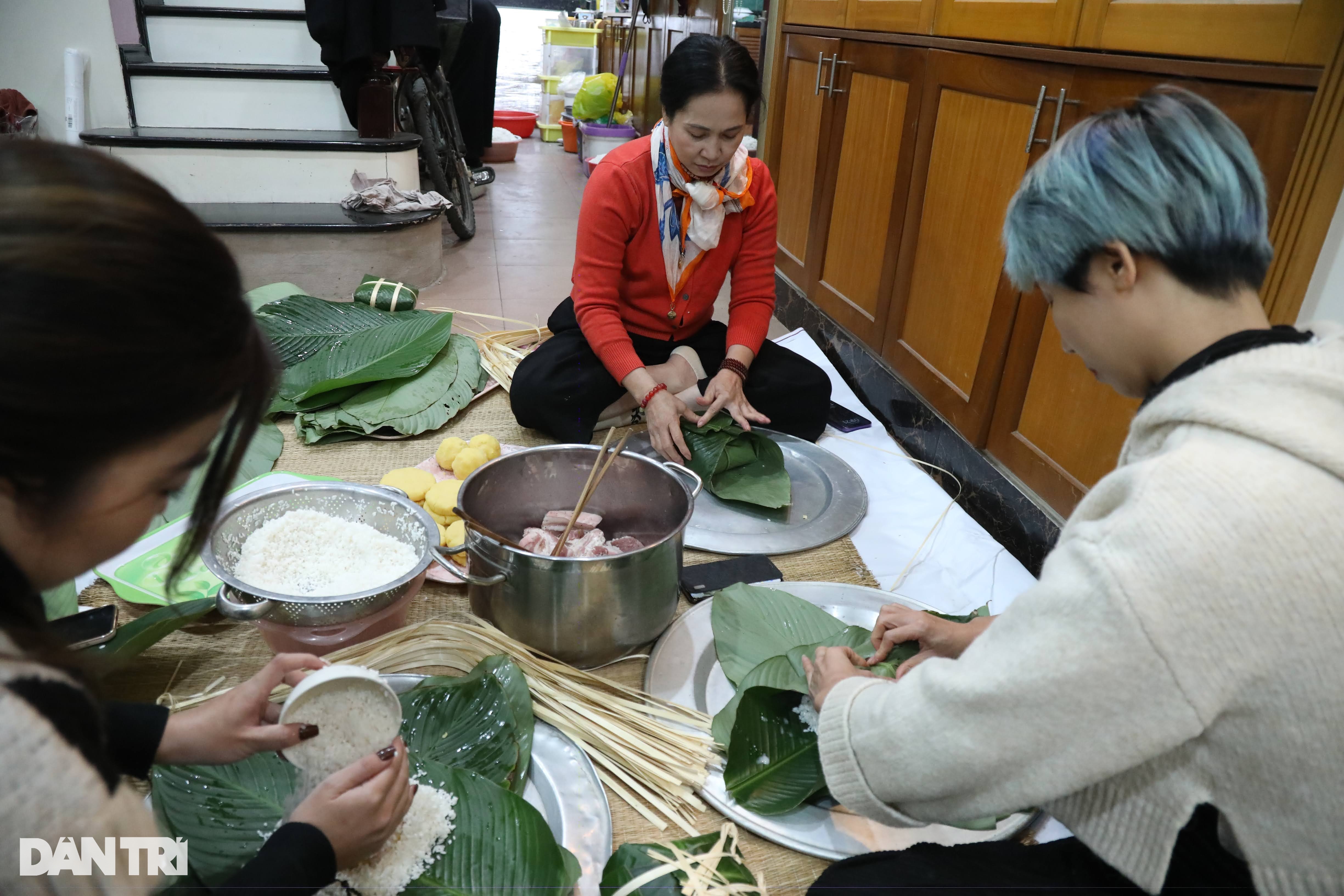 Cuộc sống đời thường khác hẳn mẹ chồng ghê gớm trên phim của NSND Lan Hương - 1 Cuộc sống đời thường khác hẳn mẹ chồng ghê gớm trên phim của NSND Lan Hương - 1