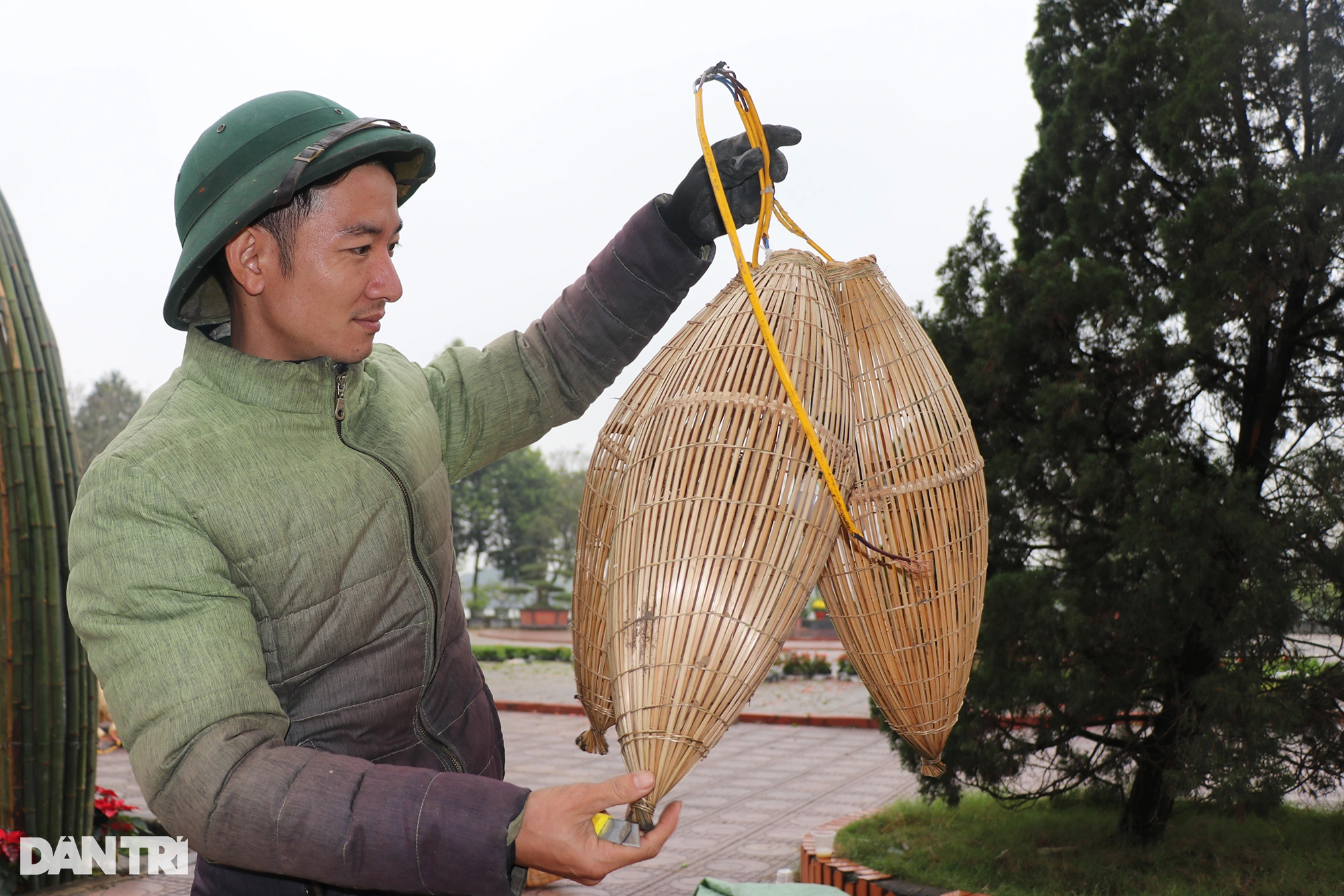 50 people worked non-stop for a week to complete the giant wet rice arch - 6