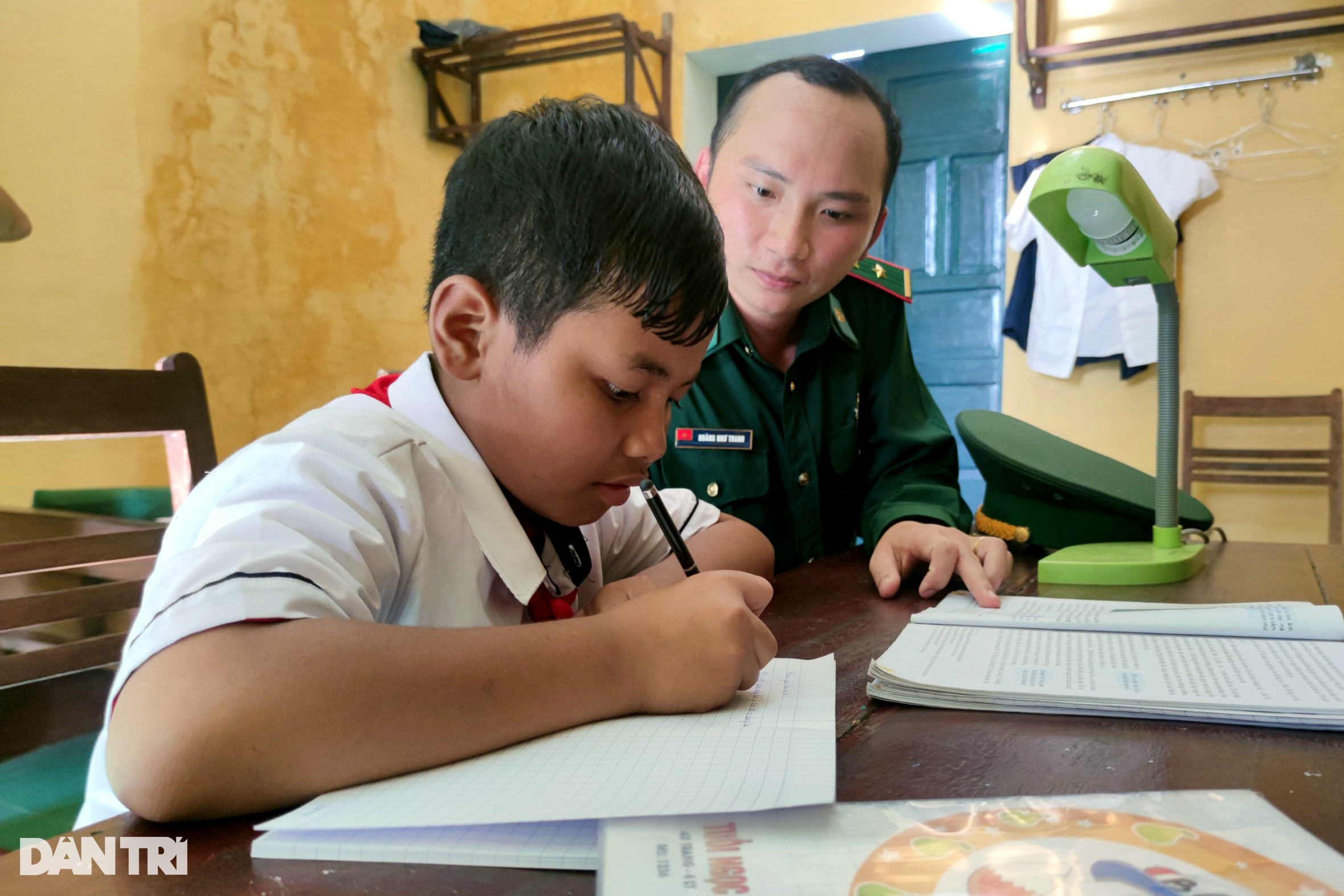 Tết biên cương ấm áp tình cảm những người bố nuôi quân hàm xanh - 3 Tết biên cương ấm áp tình cảm những người bố nuôi quân hàm xanh - 3