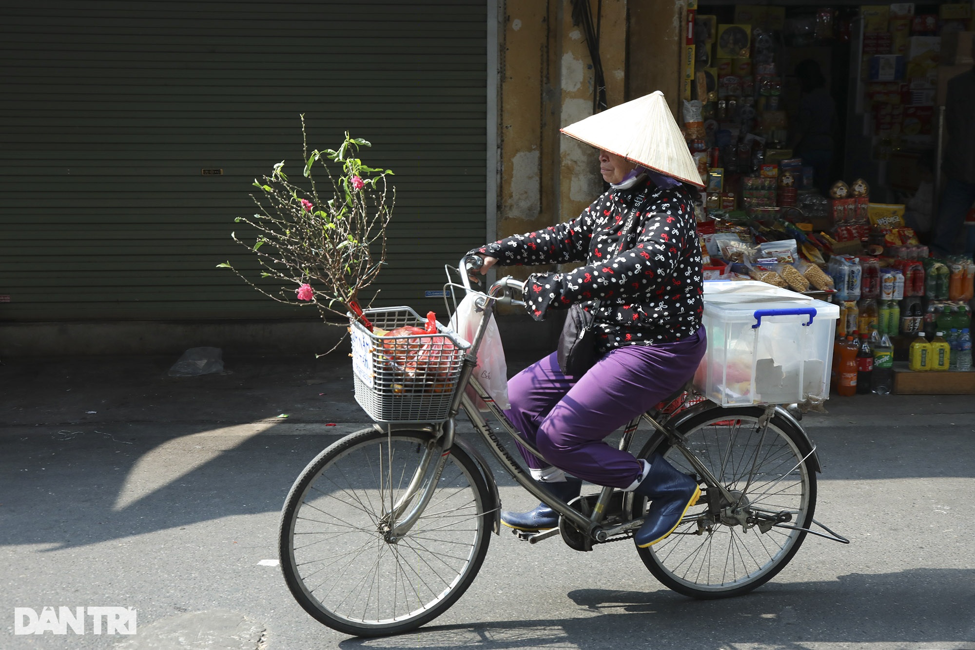 Hà Nội bình yên dưới nắng vàng rực rỡ ngày 30 Tết - 10