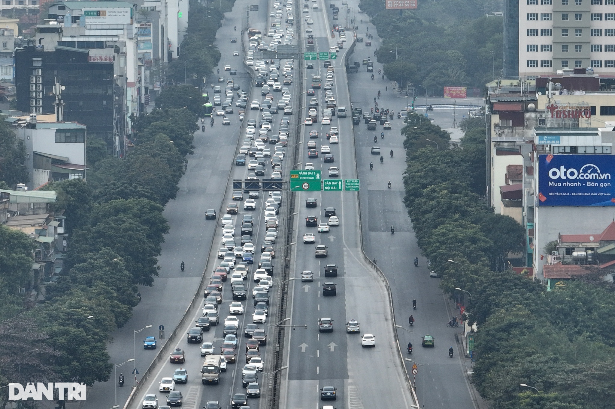 Mùng 2 Tết: Hà Nội ùn tắc nhiều kilomet đường vanh đai 3 trên cao - 11