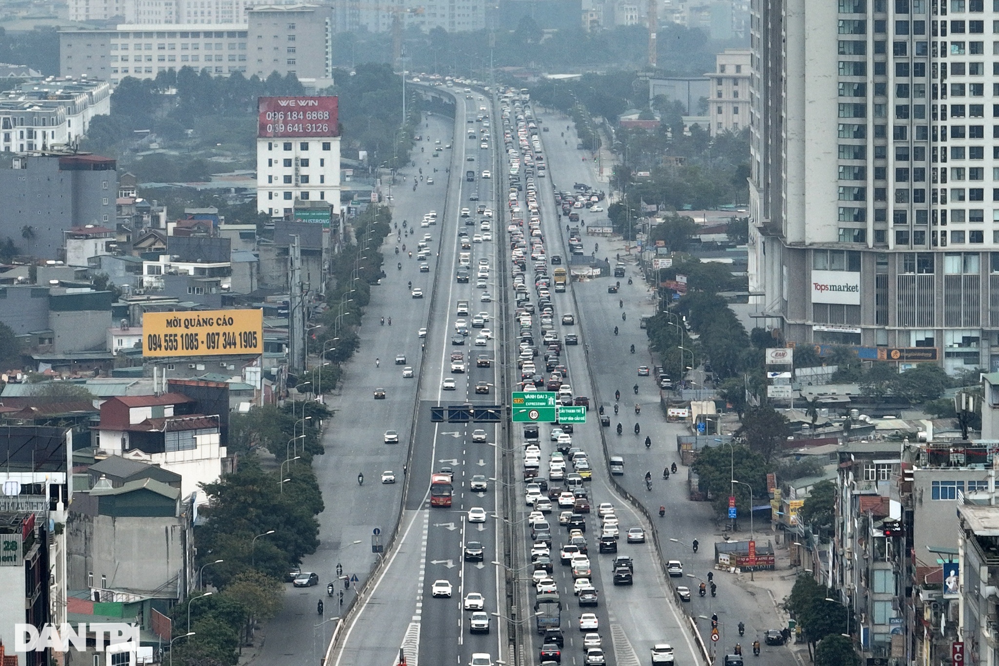 Mùng 2 Tết: Hà Nội ùn tắc nhiều kilomet đường vanh đai 3 trên cao - 7