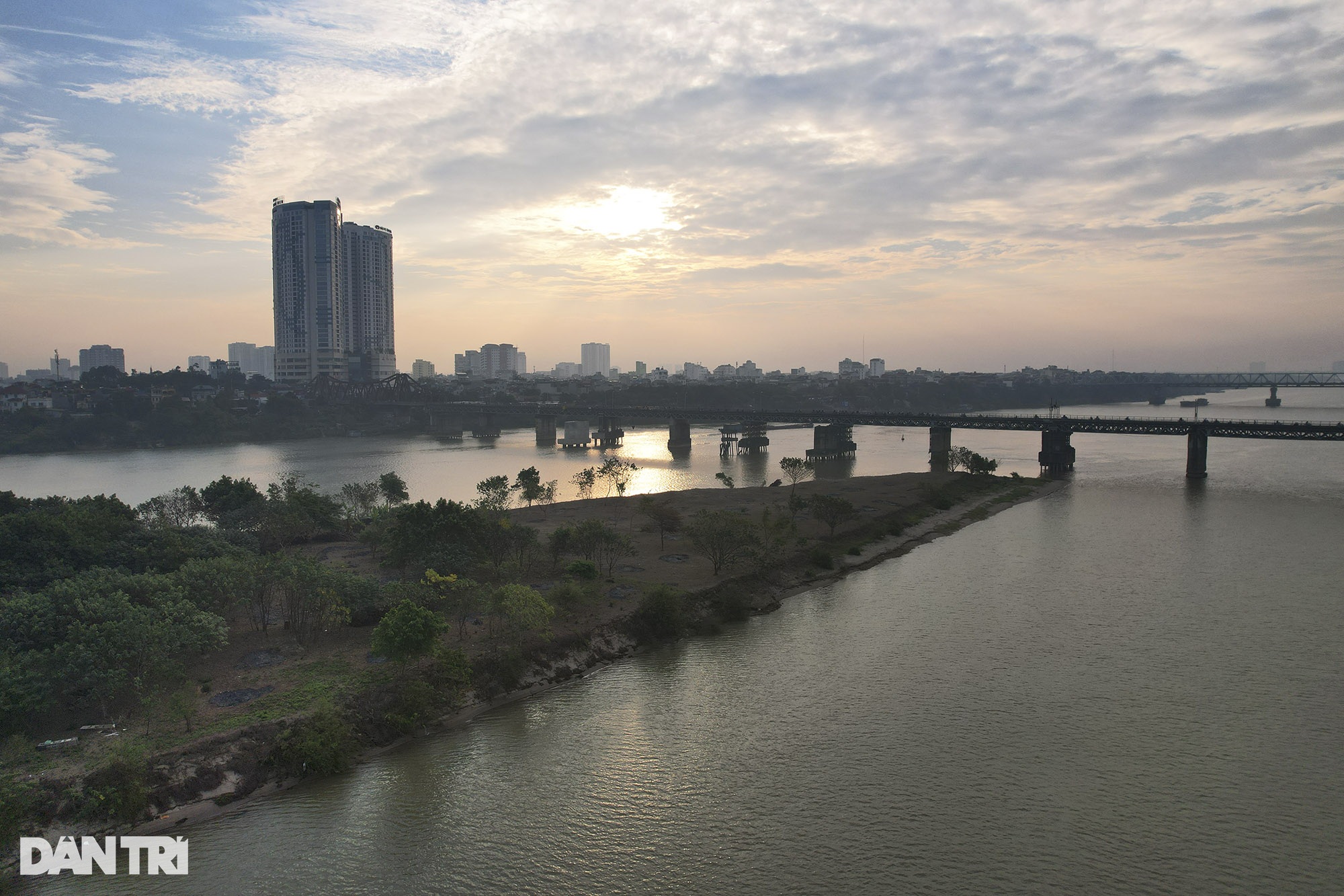 Bình minh rực rỡ trên sông Hồng - 3 Bình minh rực rỡ trên sông Hồng - 3