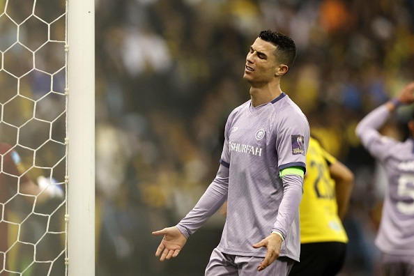 C.Ronaldo bị HLV trưởng trách móc sau trận đấu tệ hại - 2