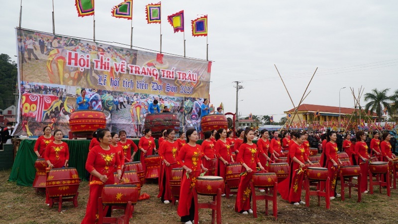 Đầu năm vua xuống ruộng đi cày - 2