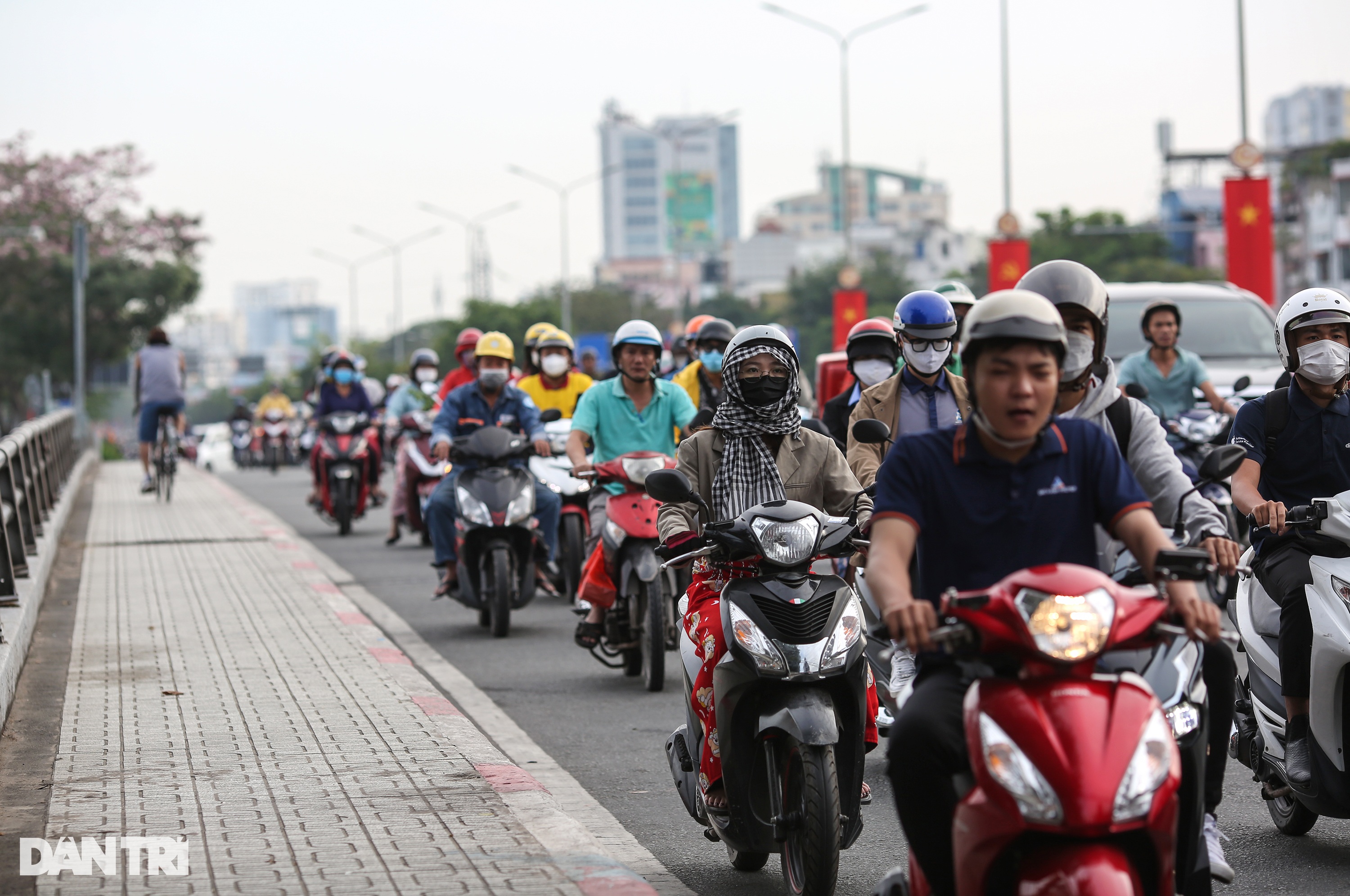 Giao thông TPHCM ùn ứ cục bộ sáng đầu tuần sau kỳ nghỉ Tết - 10 Giao thông TPHCM ùn ứ cục bộ sáng đầu tuần sau kỳ nghỉ Tết - 10