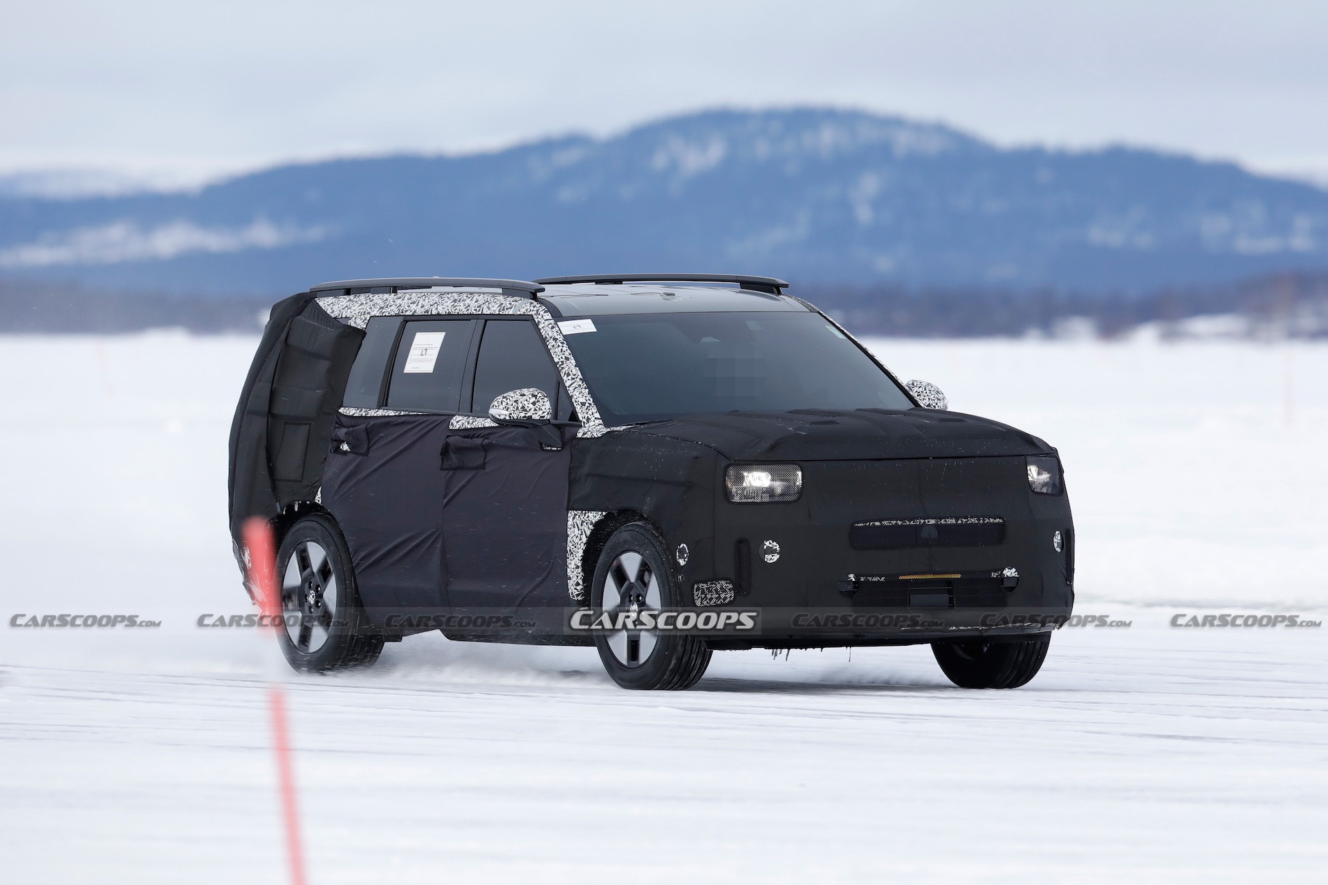 Hyundai Santa Fe 2025 tái xuất, xác nhận thiết kế giống Land Rover