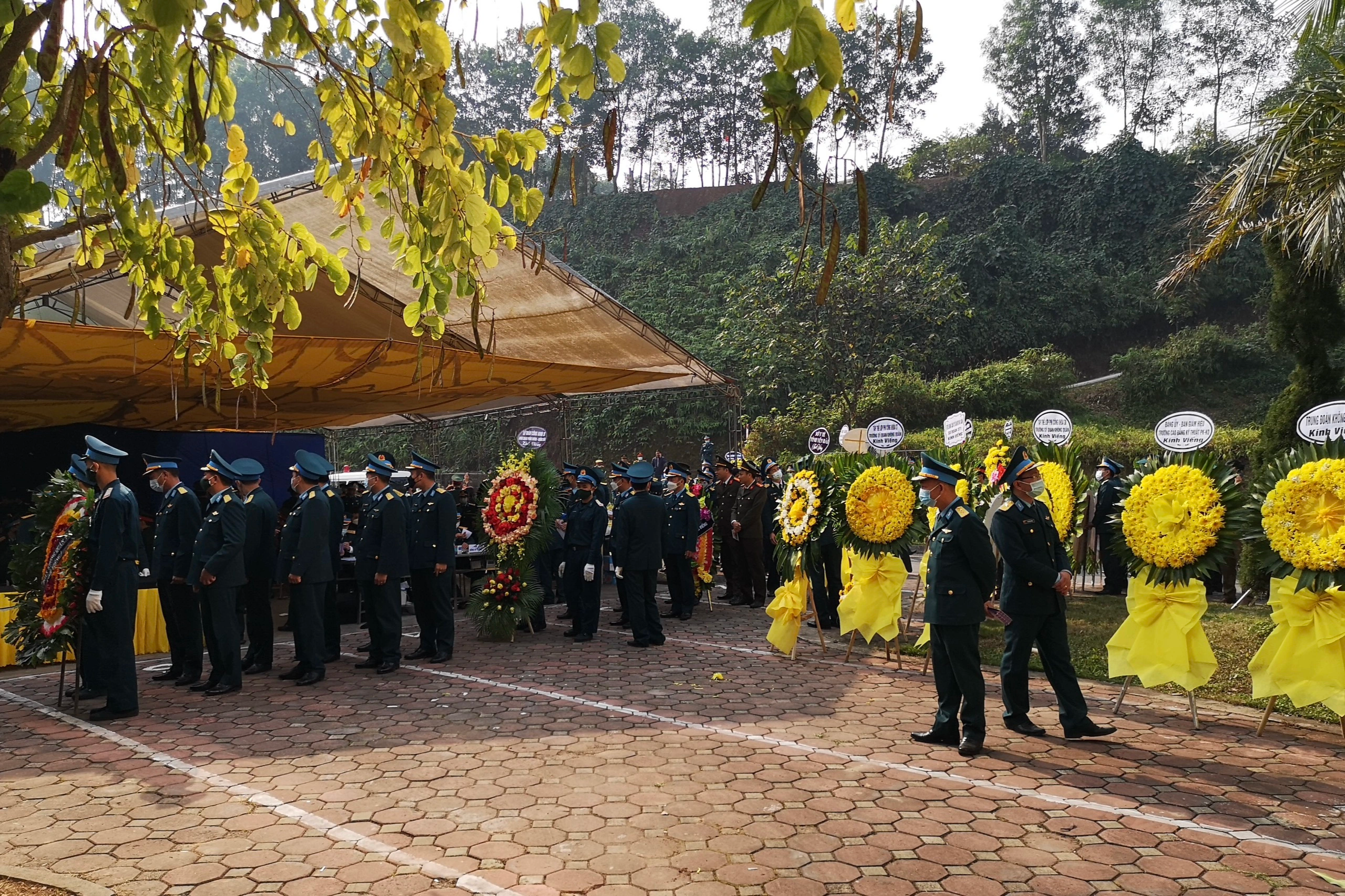 Tổ chức lễ tang phi công Trần Ngọc Duy theo nghi thức quân đội - 2