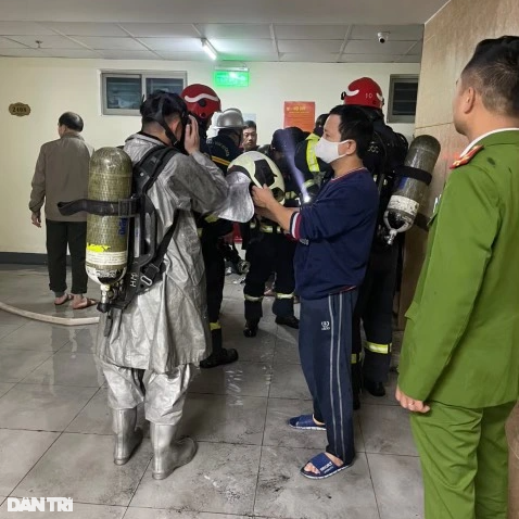 Hà Nội: Cháy lớn tại tầng 24 tòa chung cư HH Linh Đàm trong đêm - 3