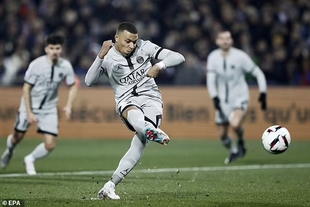 Mbappe hai lần đá hỏng phạt đền, PSG chiến thắng nhờ Messi - 1 Mbappe hai lần đá hỏng phạt đền, PSG chiến thắng nhờ Messi - 1
