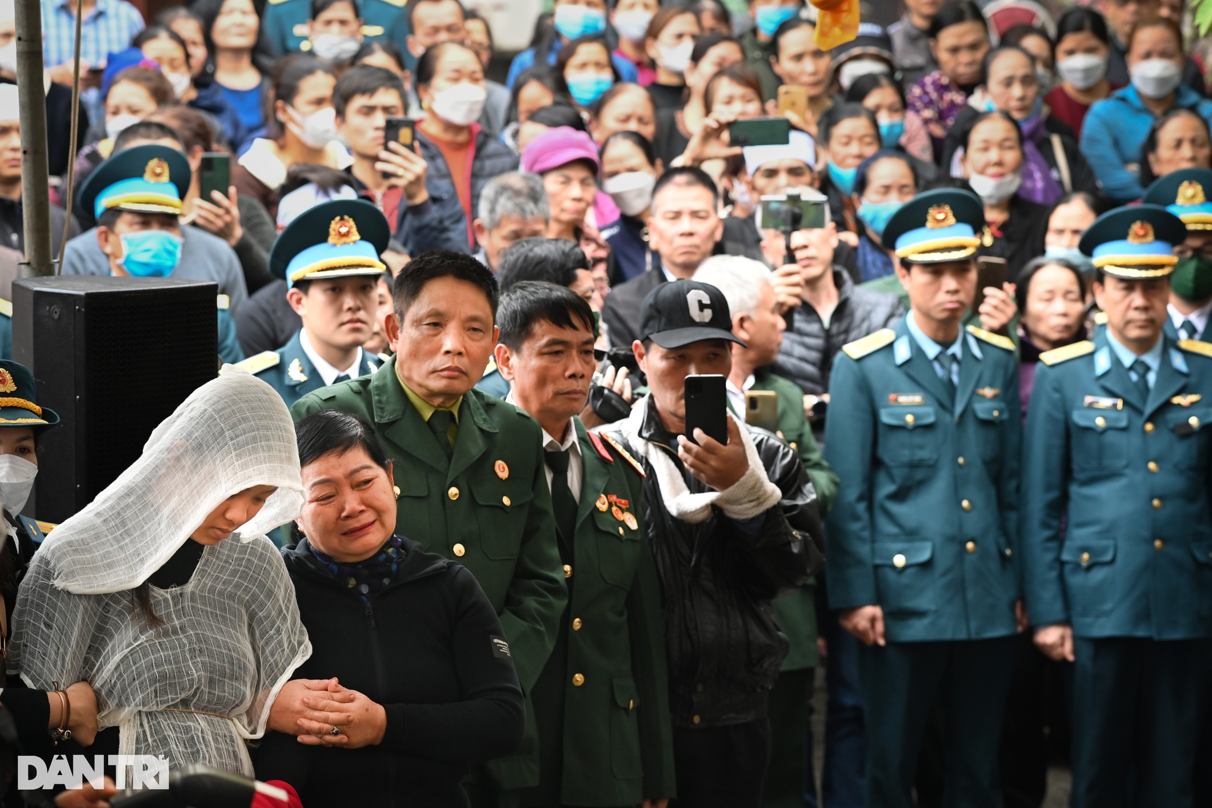 Phi công Su-22 hy sinh: Bố mất rồi, chúng mình sao thành gia đình được mẹ - 2