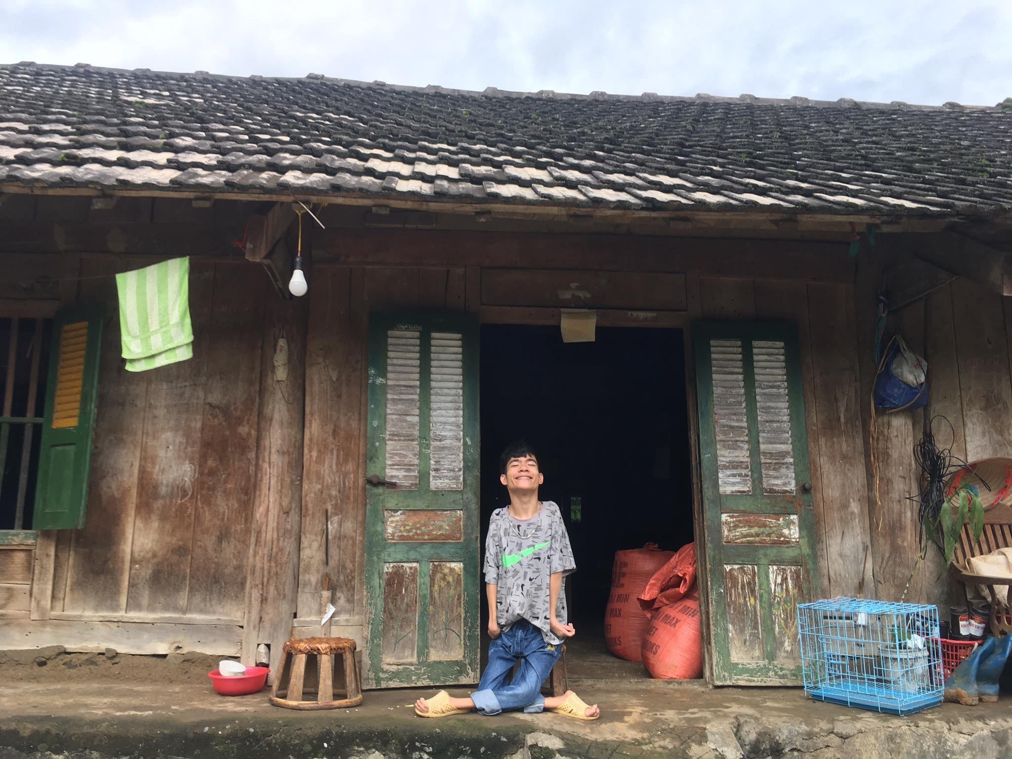 Streamer chinh phục Liên Minh Huyền Thoại với hai bàn tay ngược - 2 Streamer chinh phục Liên Minh Huyền Thoại với hai bàn tay ngược - 2