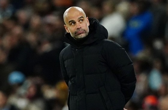 HLV Pep Guardiola dọa rời Man City - 1