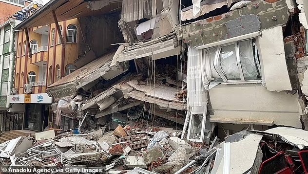 Bí ẩn số phận của cựu ngôi sao Chelsea trong vụ động đất ở Thổ Nhĩ Kỳ - 2