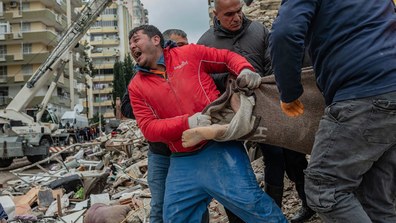 Người Việt ở Thổ Nhĩ Kỳ kể phút tháo chạy khỏi trận động đất "như tận thế"