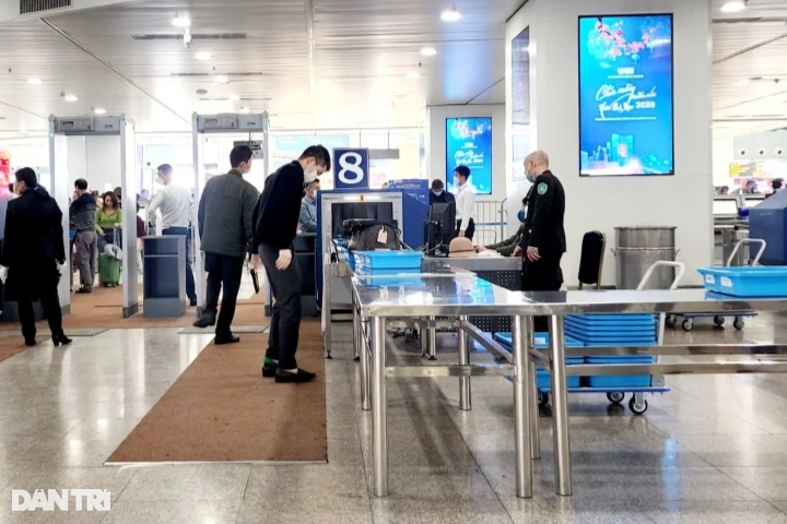 Cấm bay một năm với hai phụ nữ ăn trộm đồ trên máy bay - 1 Cấm bay một năm với hai phụ nữ ăn trộm đồ trên máy bay - 1