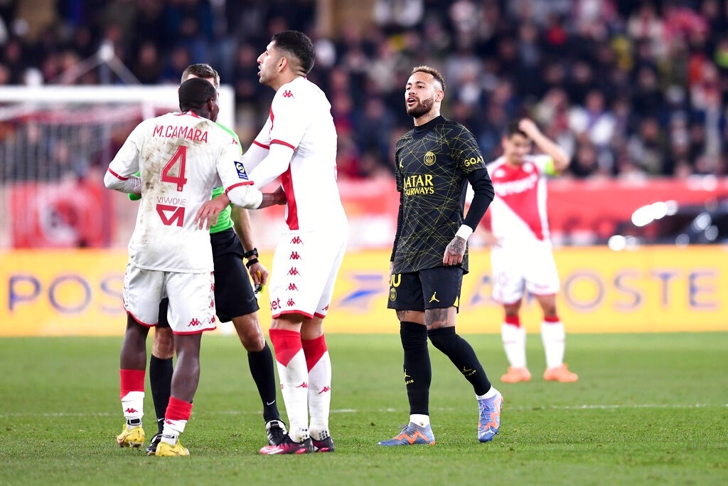 PSG lost miserably to Monaco on the day without Messi and Mbappe - 2