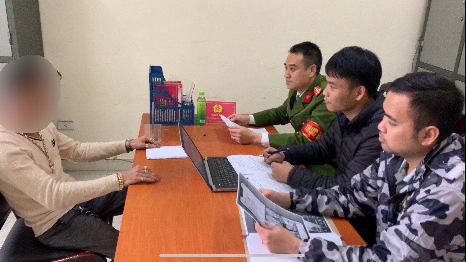 Người đàn ông đăng clip sai sự thật về Thiếu tướng Đinh Văn Nơi trên TikTok - 1