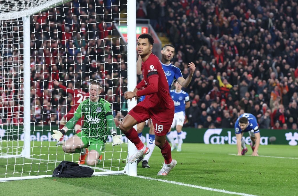 Liverpool khiến Everton tiếp tục nằm ở nhóm xuống hạng - 2