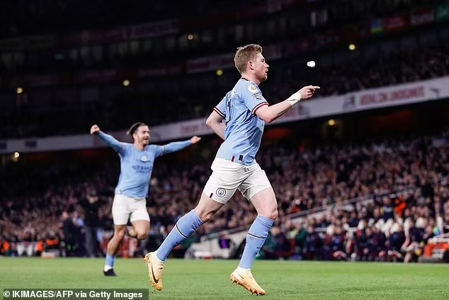 Hậu vệ Nhật Bản bị coi là tội đồ khiến Arsenal thua Man City - 2