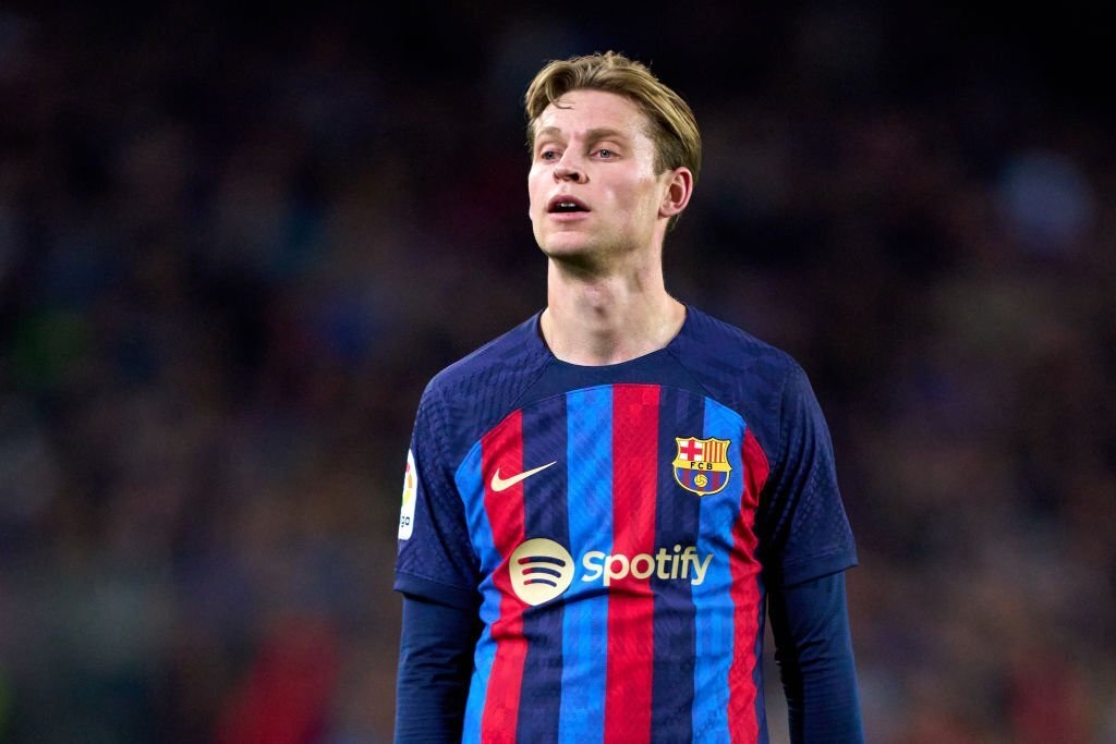 HLV Ten Hag nói điều bất ngờ về Frenkie de Jong - 1