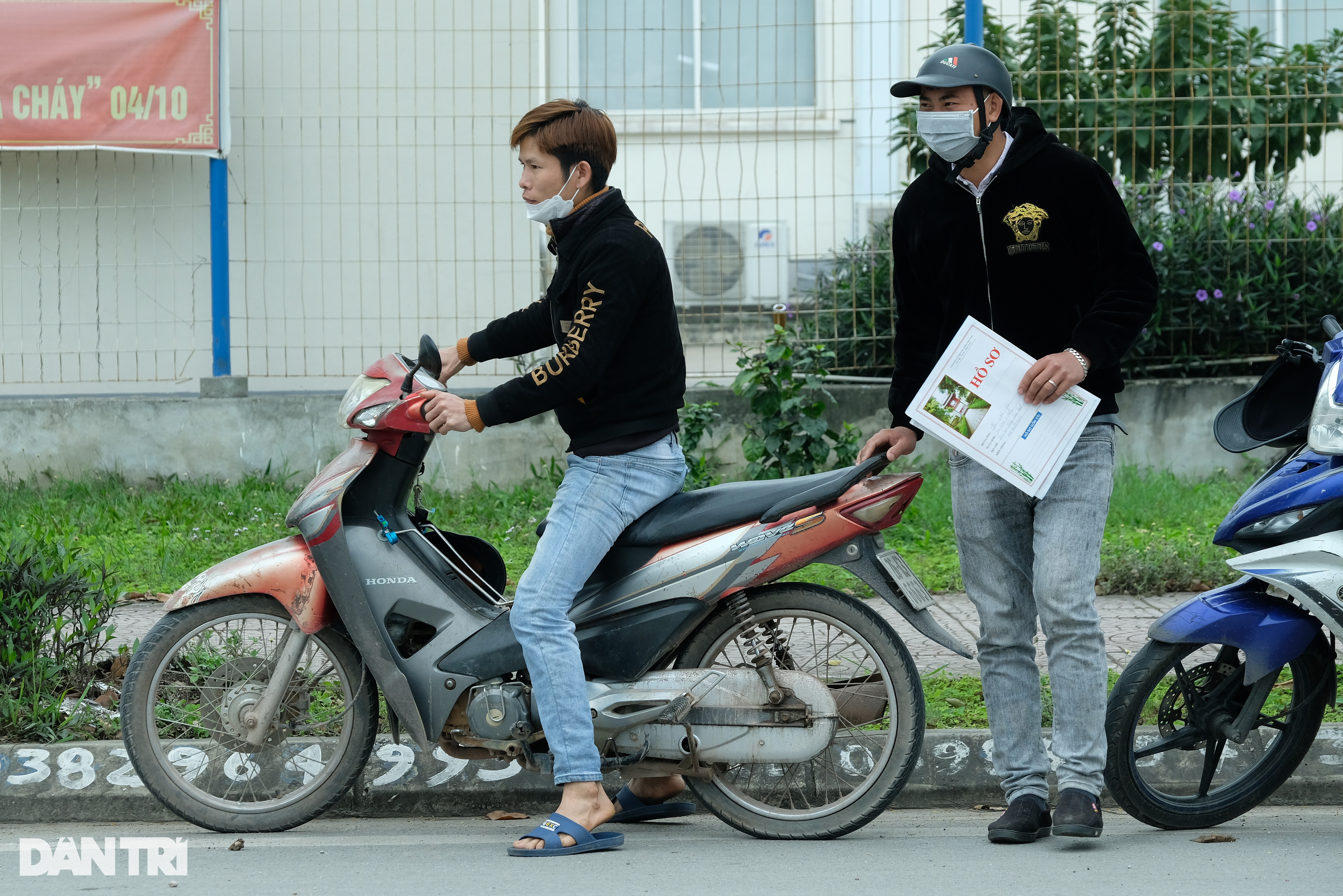 Không ngờ ra Tết xin việc khó đến thế - 5 Không ngờ ra Tết xin việc khó đến thế - 5