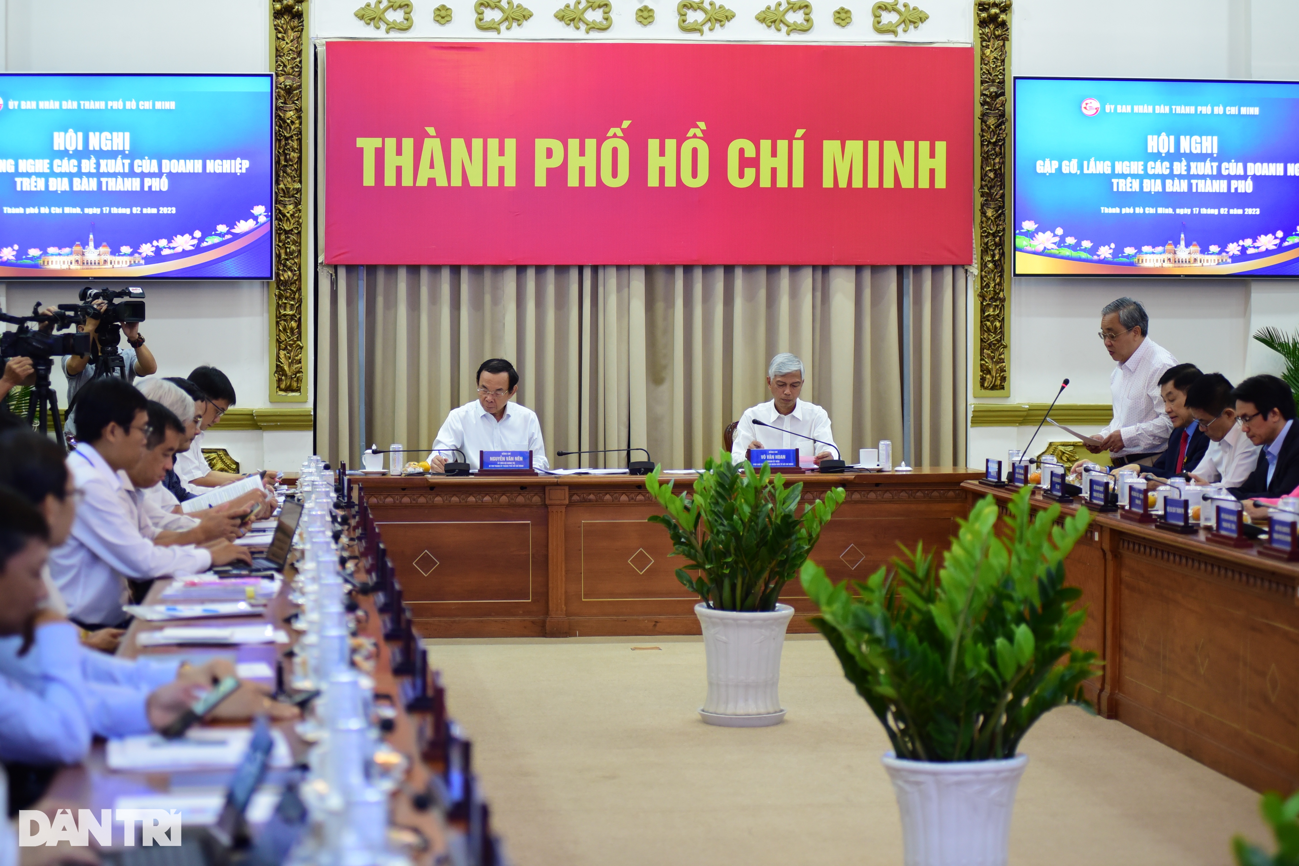 Một số doanh nghiệp có dấu hiệu thấm khó khăn - 3