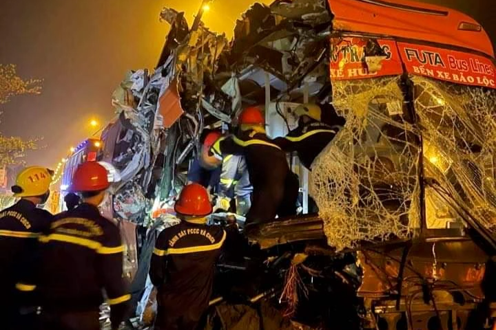 Quảng Nam: Thêm một vụ tai nạn giao thông nghiêm trọng, 3 người tử vong - 2