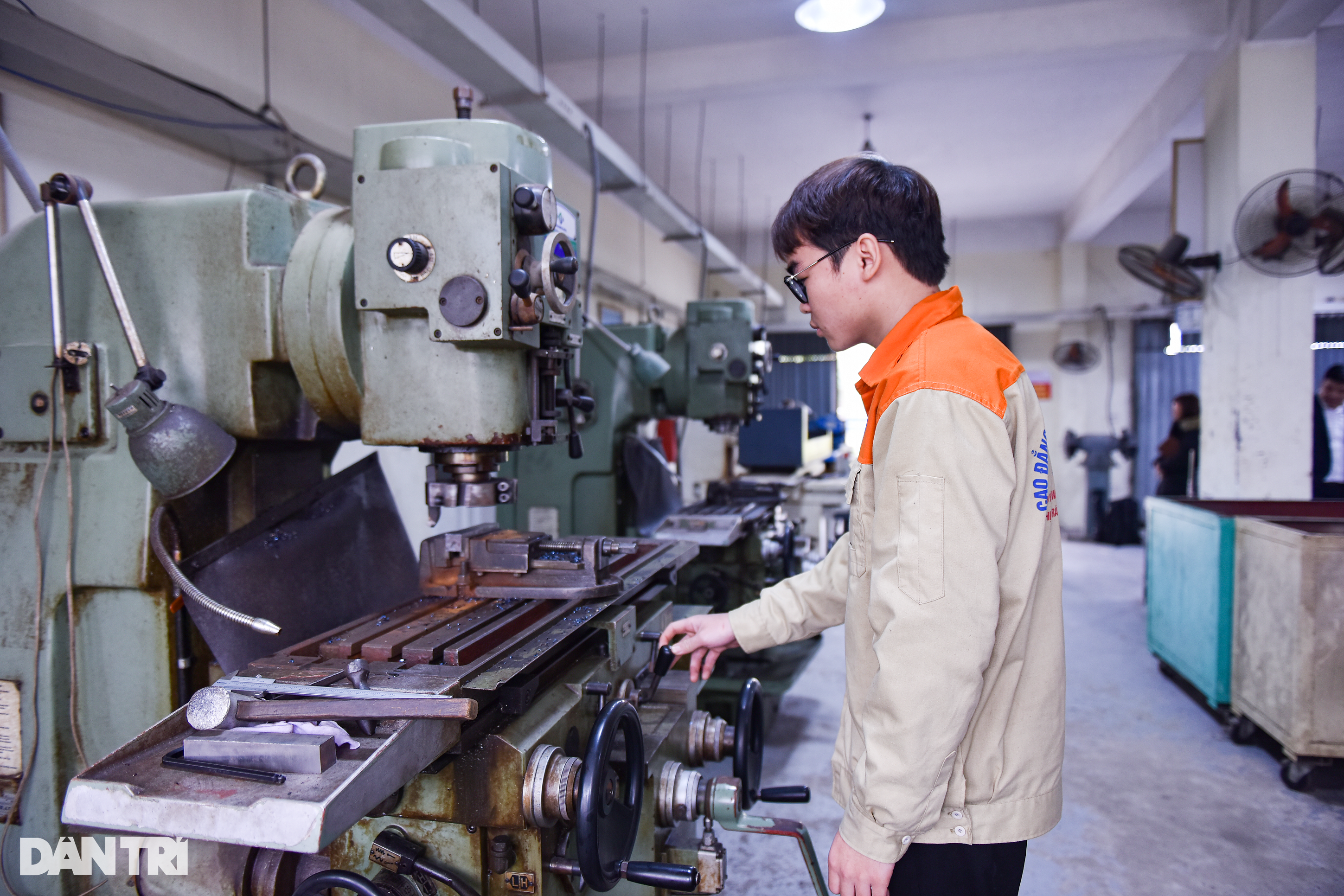 Xưởng thực hành hiện đại của nghề lương 20 triệu đồng nhưng thiếu người học - 8 Xưởng thực hành hiện đại của nghề lương 20 triệu đồng nhưng thiếu người học - 8