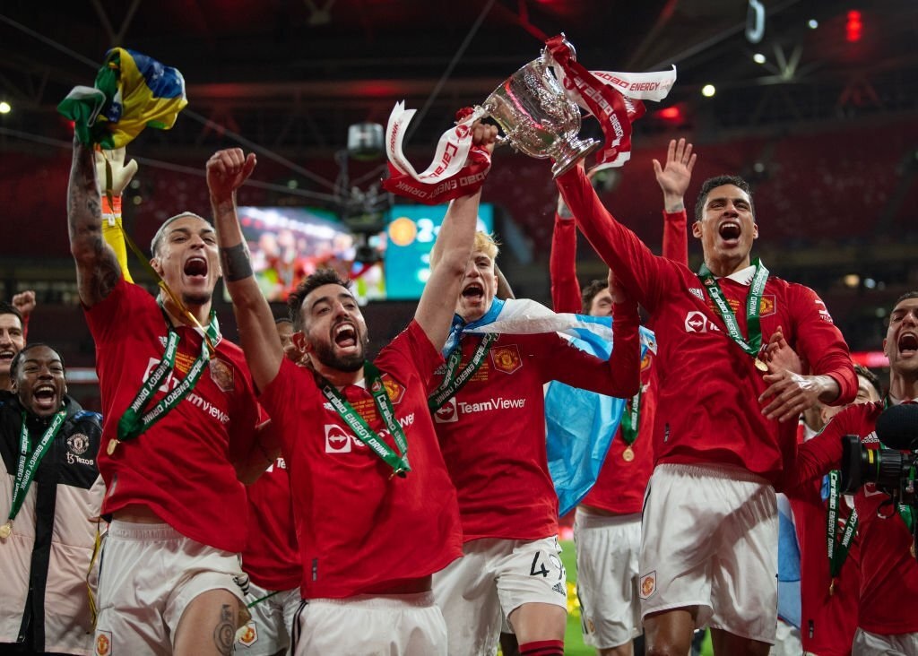 Vô địch Carabao Cup, cầu thủ Man Utd ăn mừng tưng bừng - 7