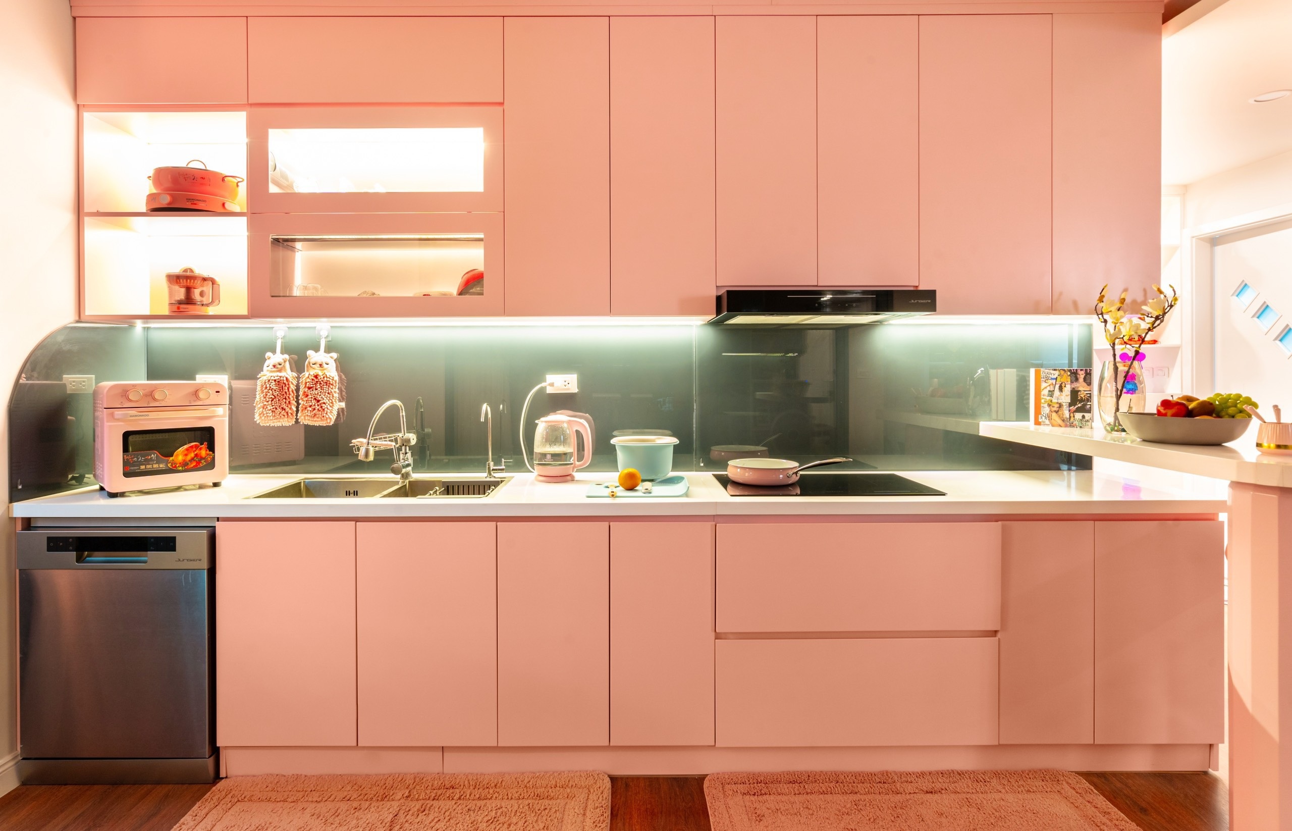 View - Chồng chi hơn 700 triệu đồng tặng vợ "căn nhà ngọt ngào" tràn ngập màu hồng | Báo Dân trí