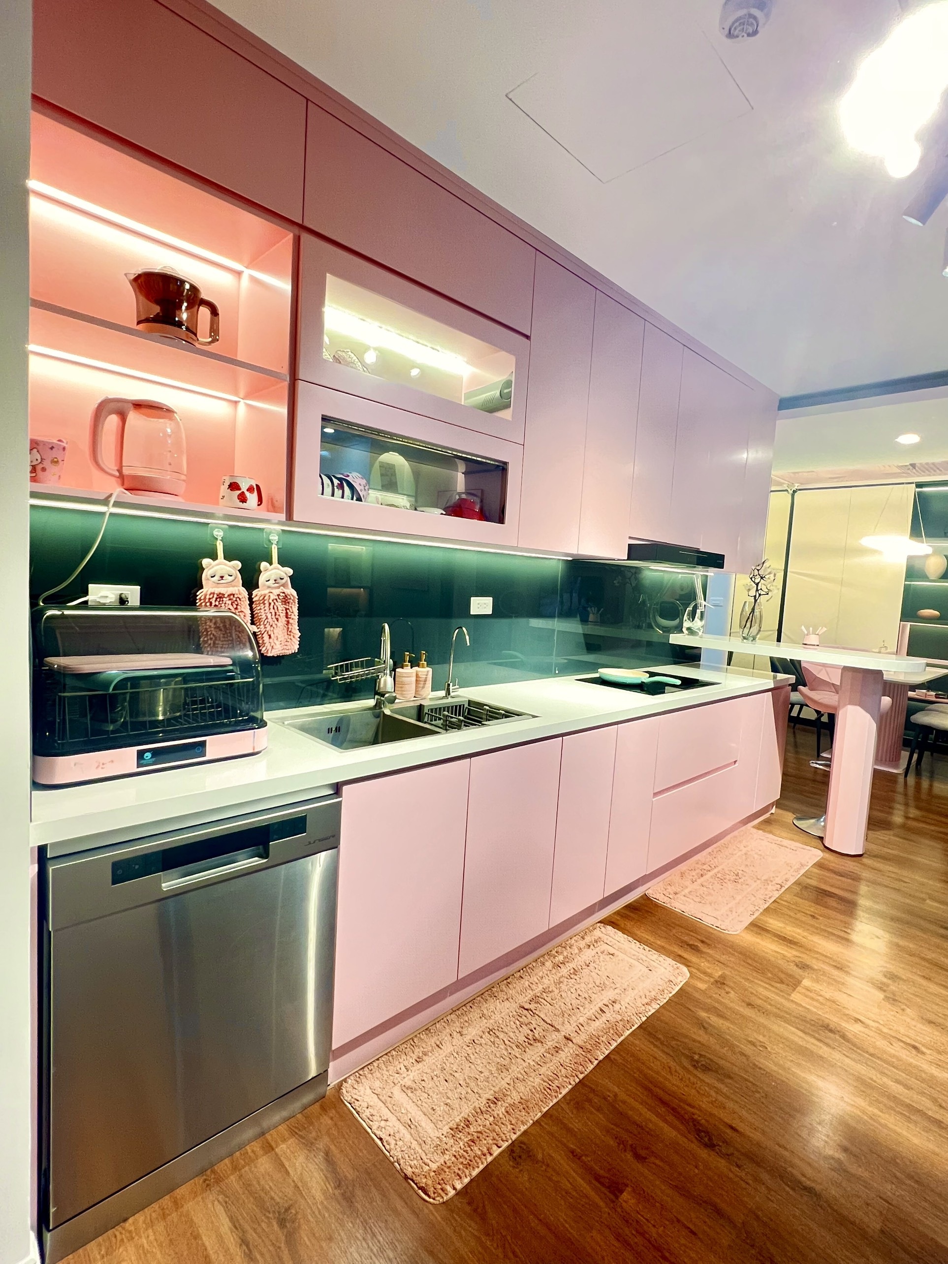 View - Chồng chi hơn 700 triệu đồng tặng vợ "căn nhà ngọt ngào" tràn ngập màu hồng | Báo Dân trí