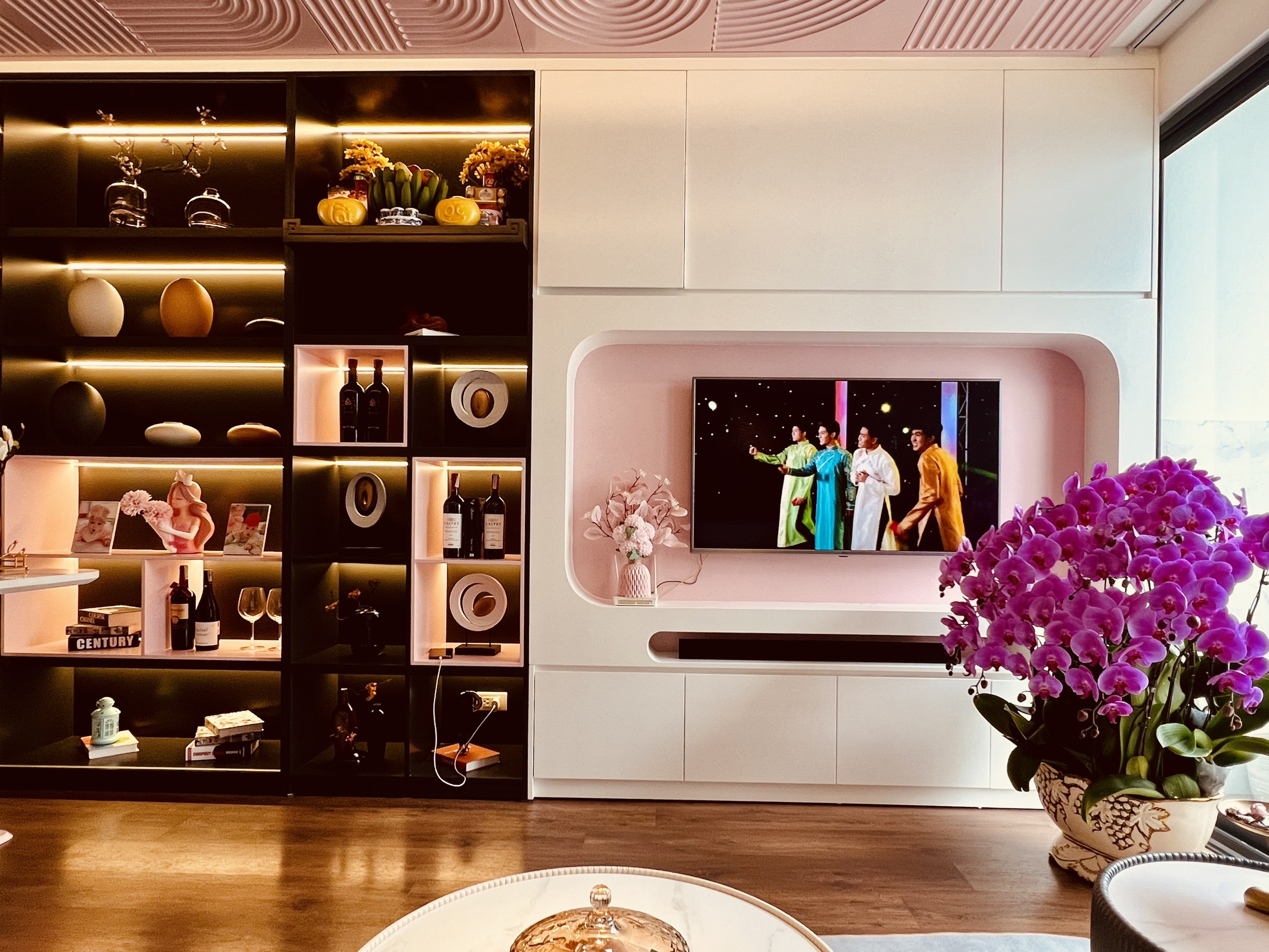 View - Chồng chi hơn 700 triệu đồng tặng vợ "căn nhà ngọt ngào" tràn ngập màu hồng | Báo Dân trí