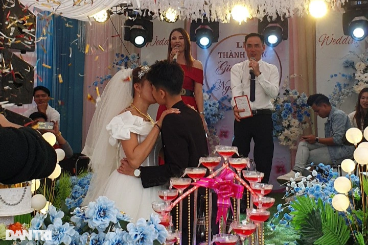 Xôn xao đám cưới của cặp đôi đồng tính ở miền tây xứ Nghệ - 3