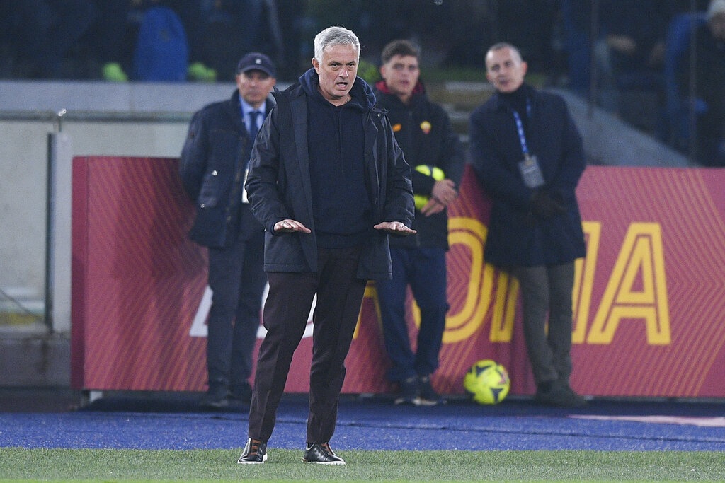 AS Roma đánh bại Juventus trong ngày HLV Mourinho tái xuất - 1