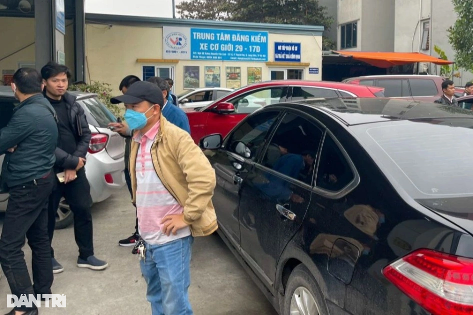 Trớ trêu chủ xe mất giấy tờ vì trung tâm đăng kiểm bị công an kiểm tra - 1 Trớ trêu chủ xe mất giấy tờ vì trung tâm đăng kiểm bị công an kiểm tra - 1