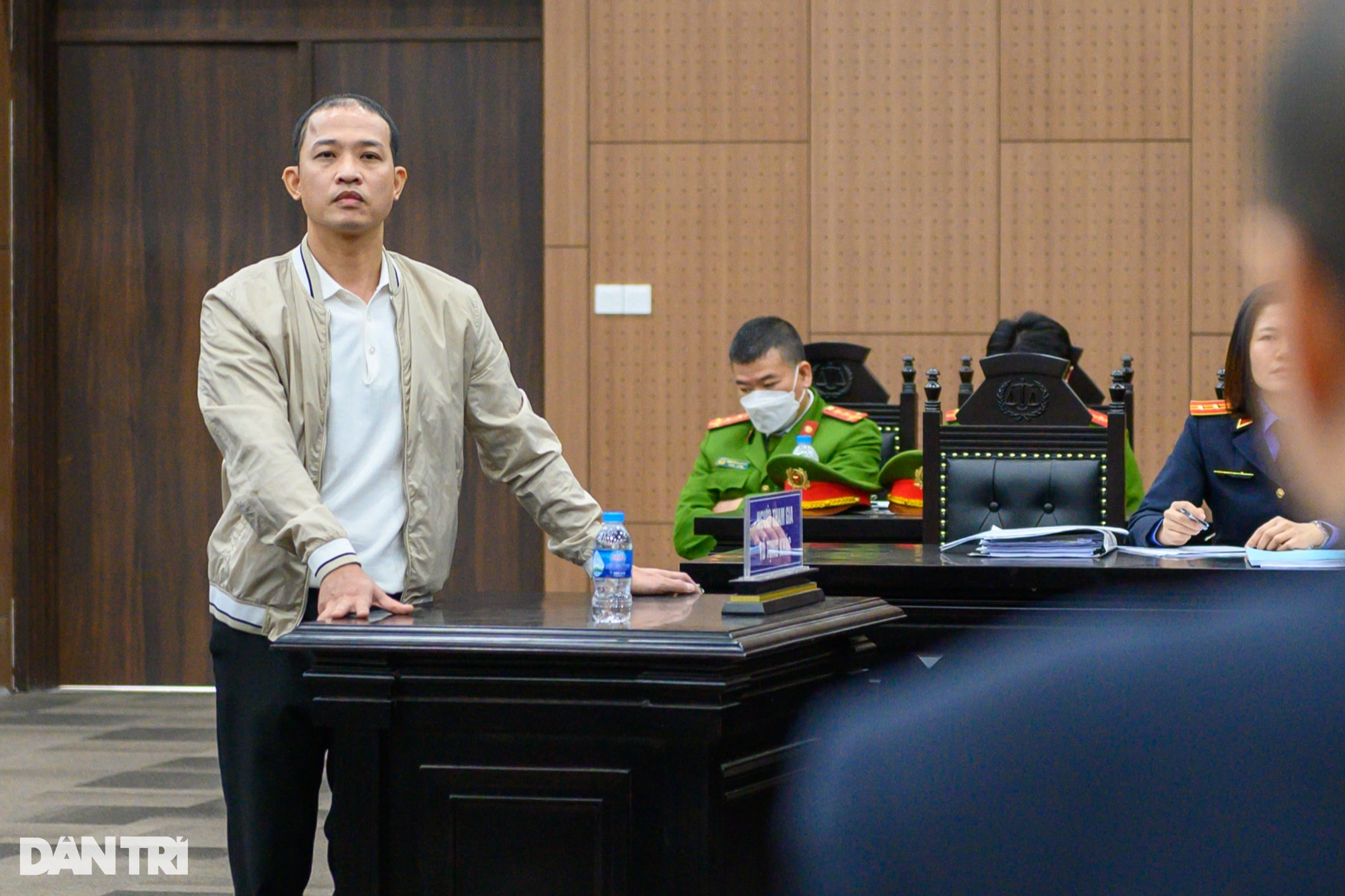 Siêu lừa Nguyễn Thị Hà Thành bật cười khi trả lời câu hỏi của luật sư - 3